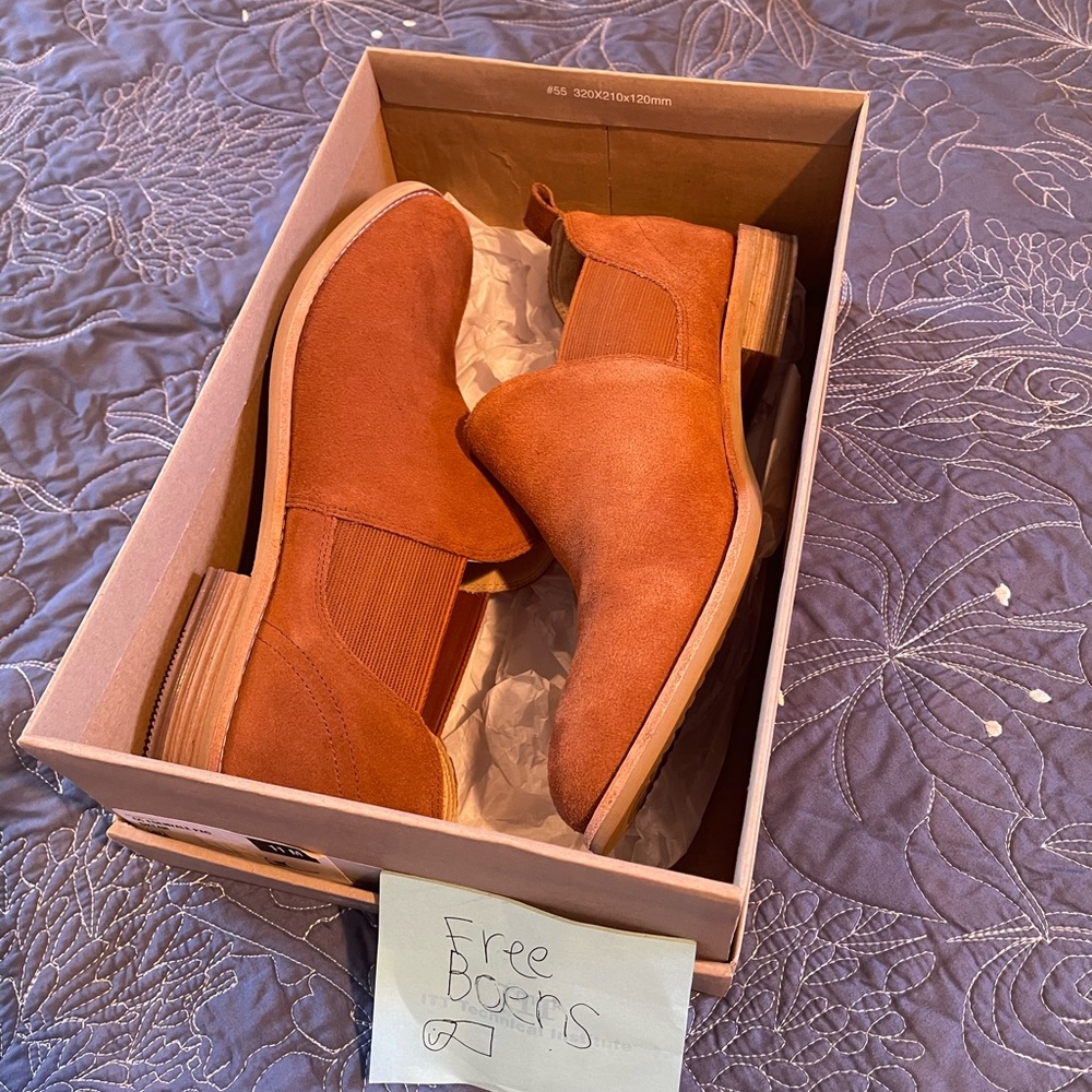 NIB Clarks CC Edenvale Page Dark Tan Womens 11